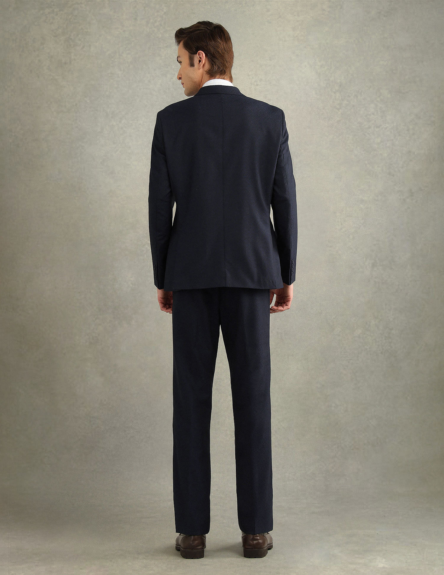 Arrow Tailored Fit Jacquard Two Piece Suit