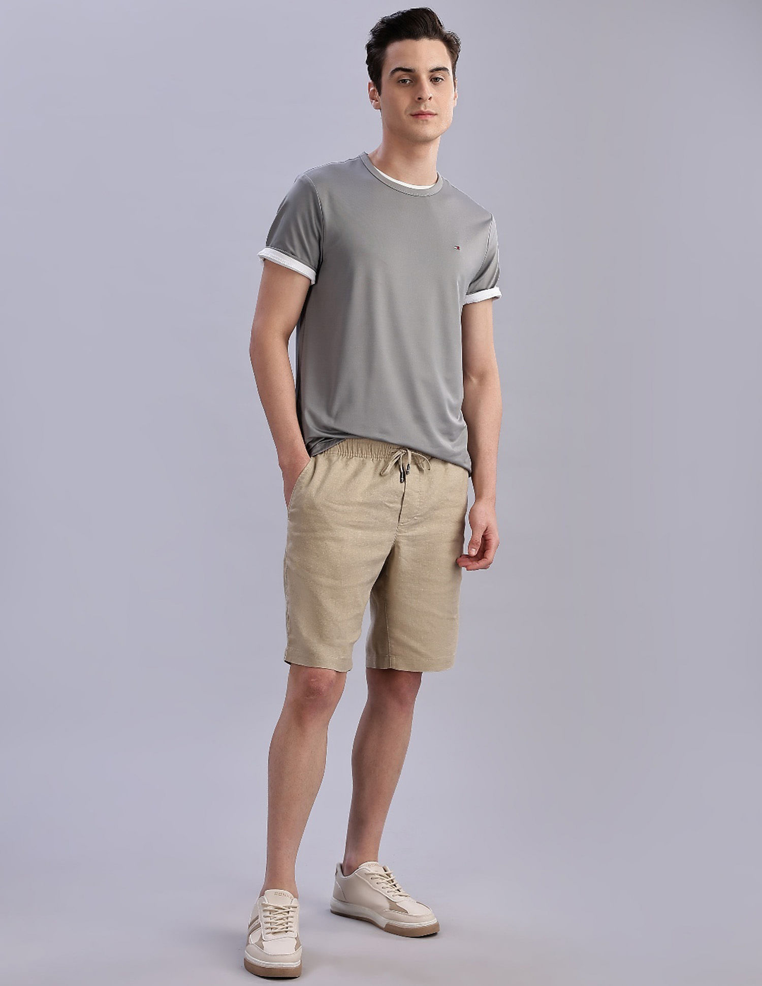 Tommy Hilfiger Relaxed Fit Solid Mid Rise Shorts