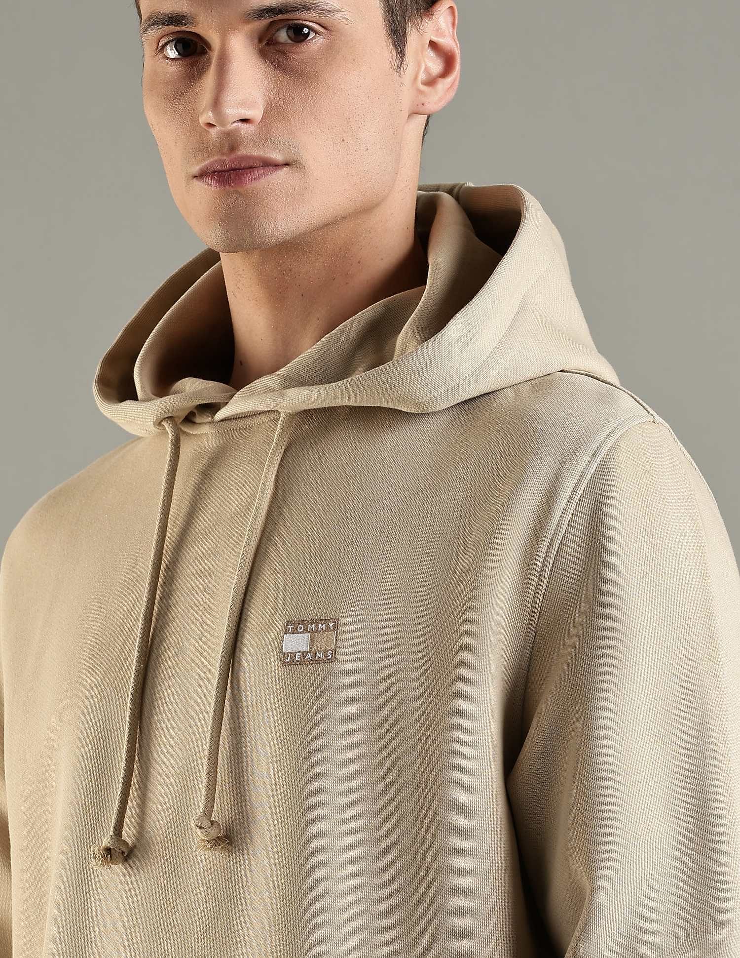 Tommy Hilfiger Solid Regular Fit Cotton Sweatshirt