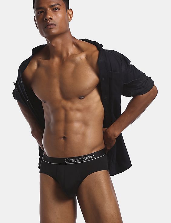 Buy Calvin Klein Underwear Men Black Elasticized Waist Solid Hip