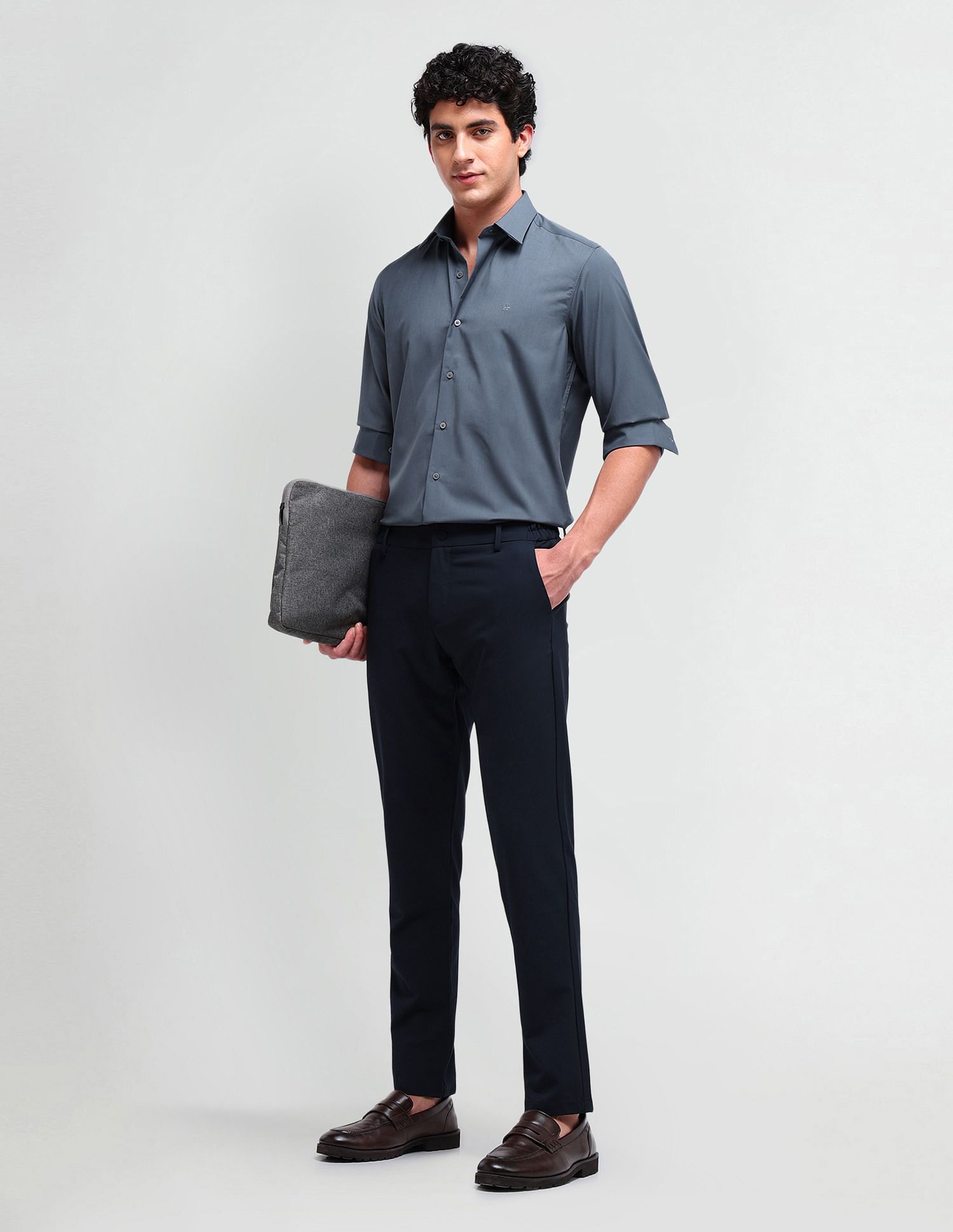 Arrow Newyork Manhattan Slim Solid Shirt