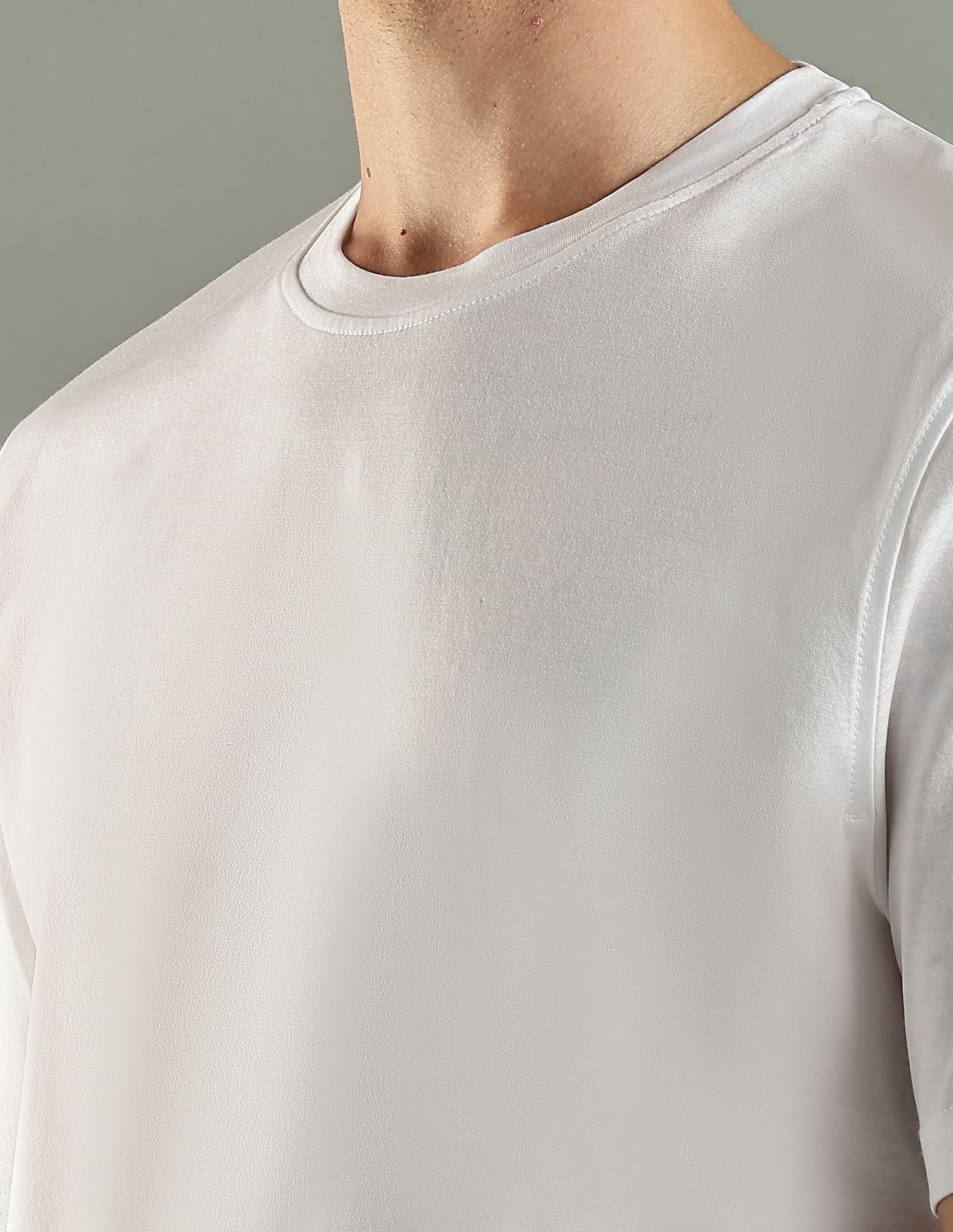 Tommy Hilfiger Solid Regular Fit Cotton T-Shirt
