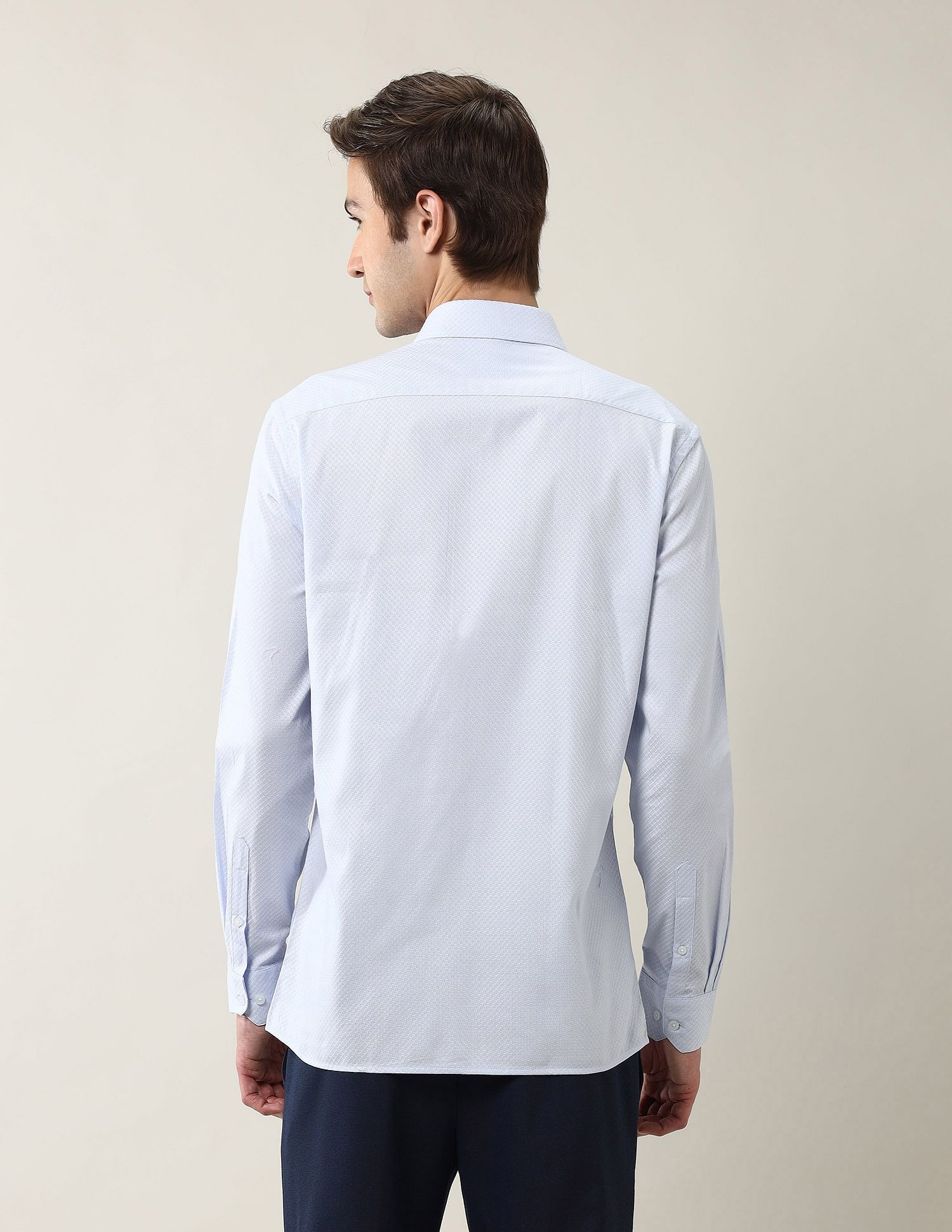 Arrow Textured Manhattan Slim Fit Ceremonial Shirt
