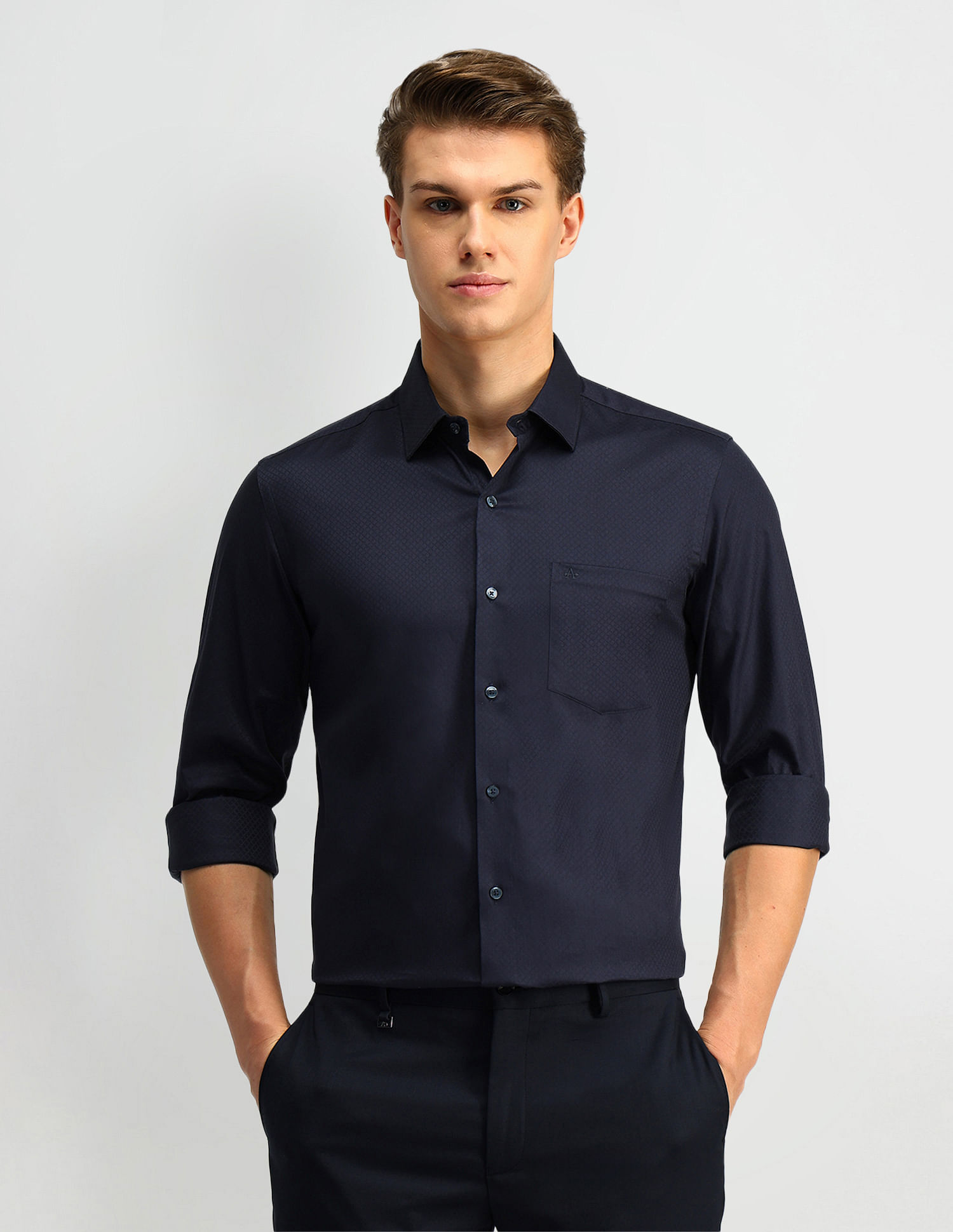 Arrow Manhattan Slim Fit Solid Shirt