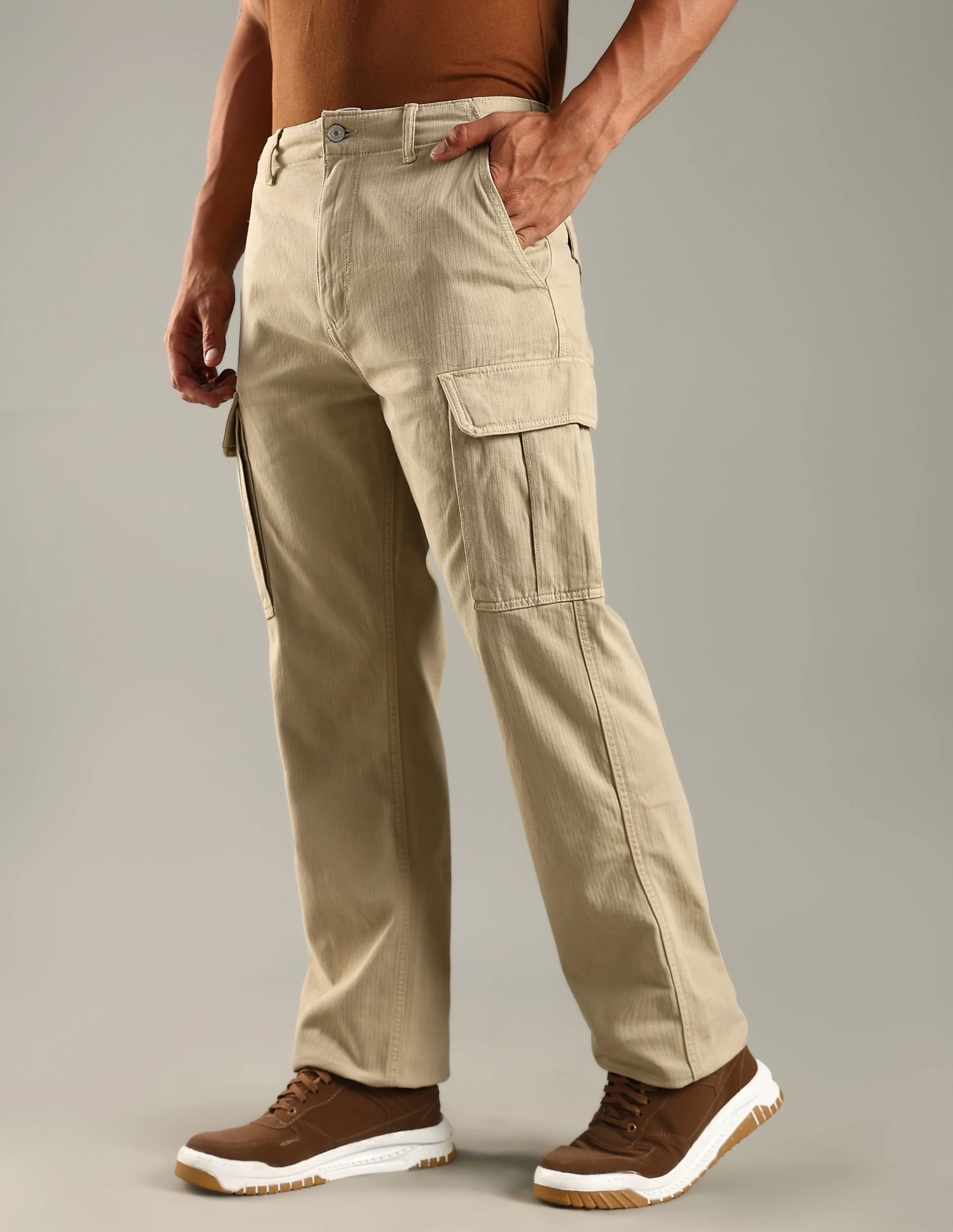 Buy Tommy Hilfiger Regular Fit Solid Mid Rise Cargo