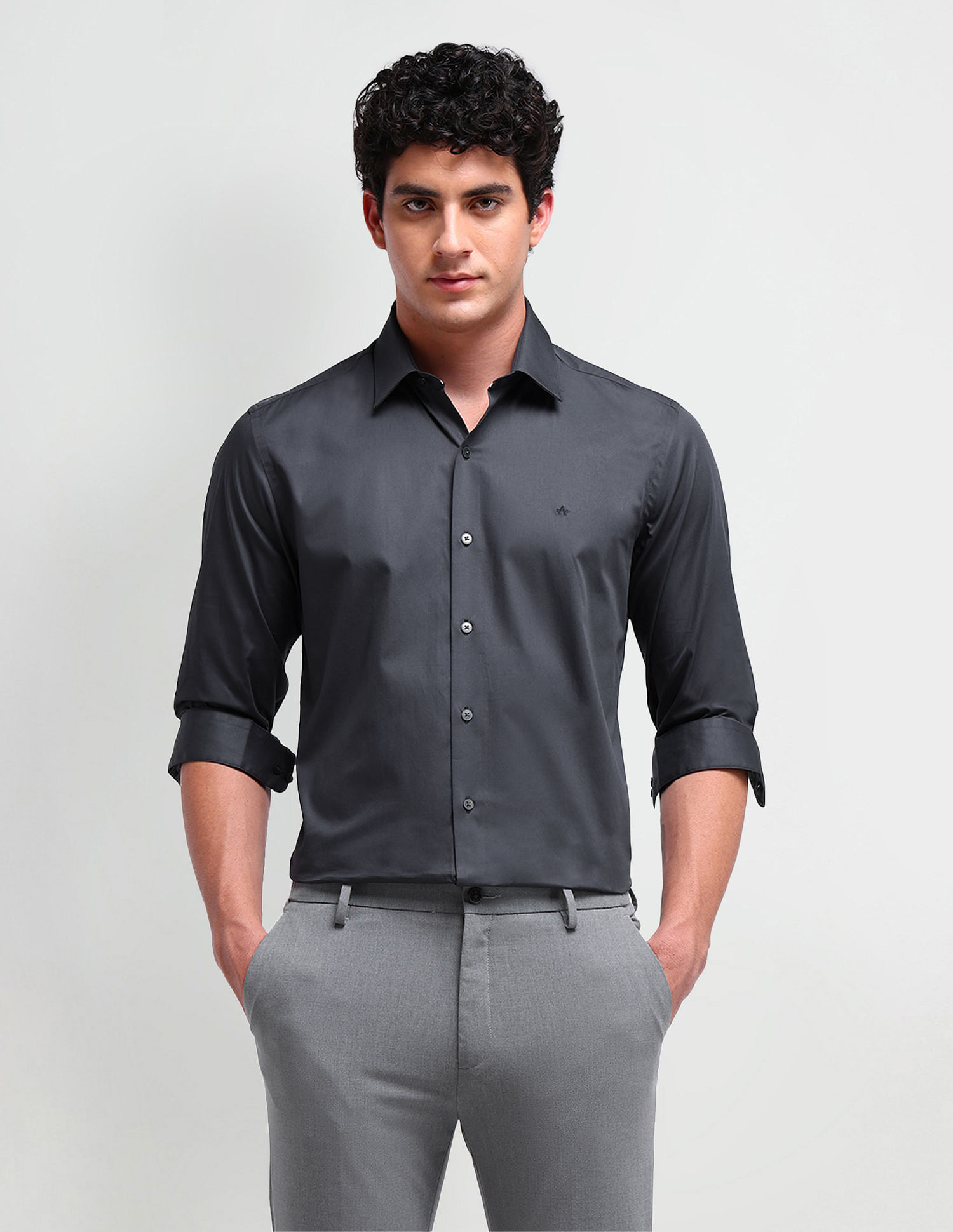 Arrow Newyork Manhattan Slim Fit Solid Shirt