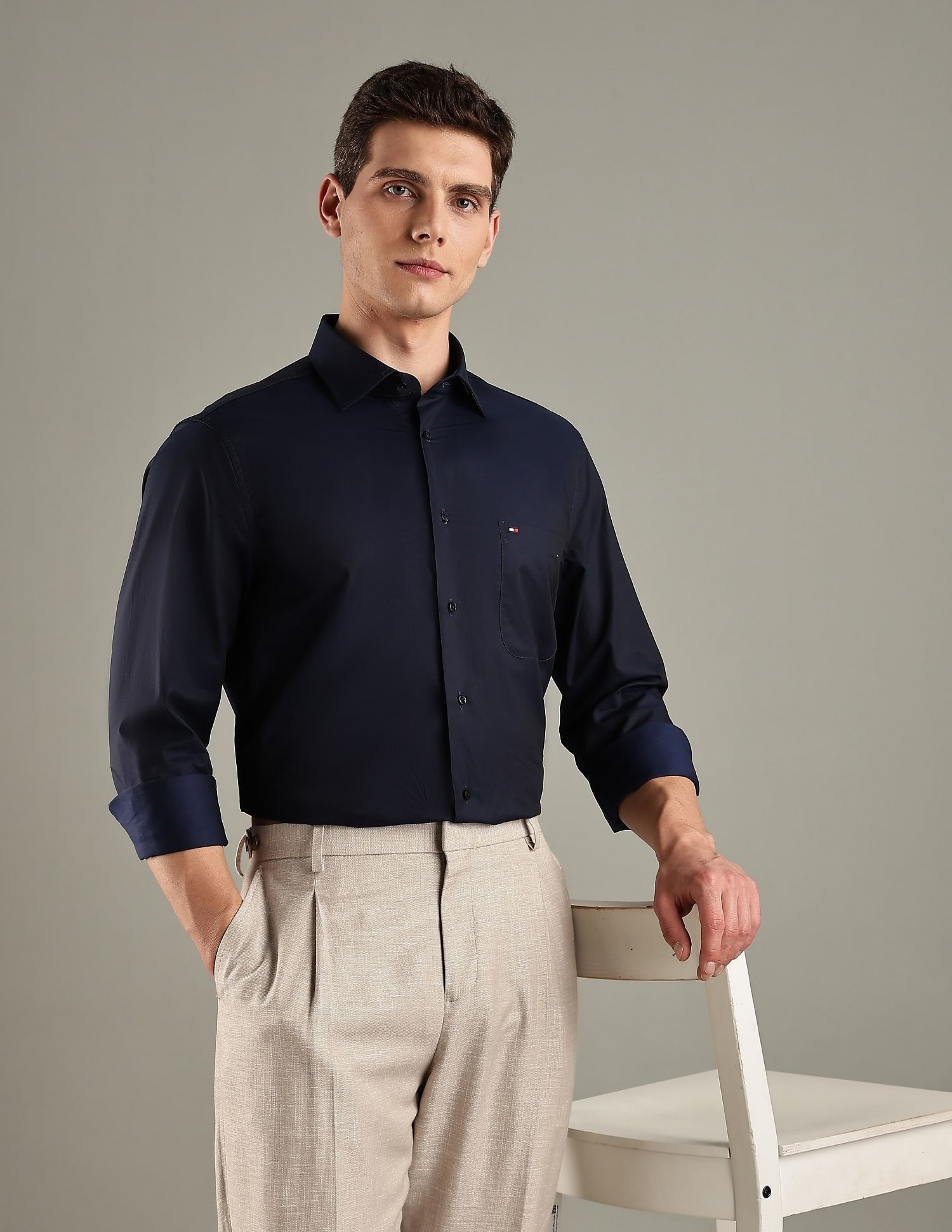 Tommy Hilfiger Solid Regular-Fit Cotton Woven Shirt