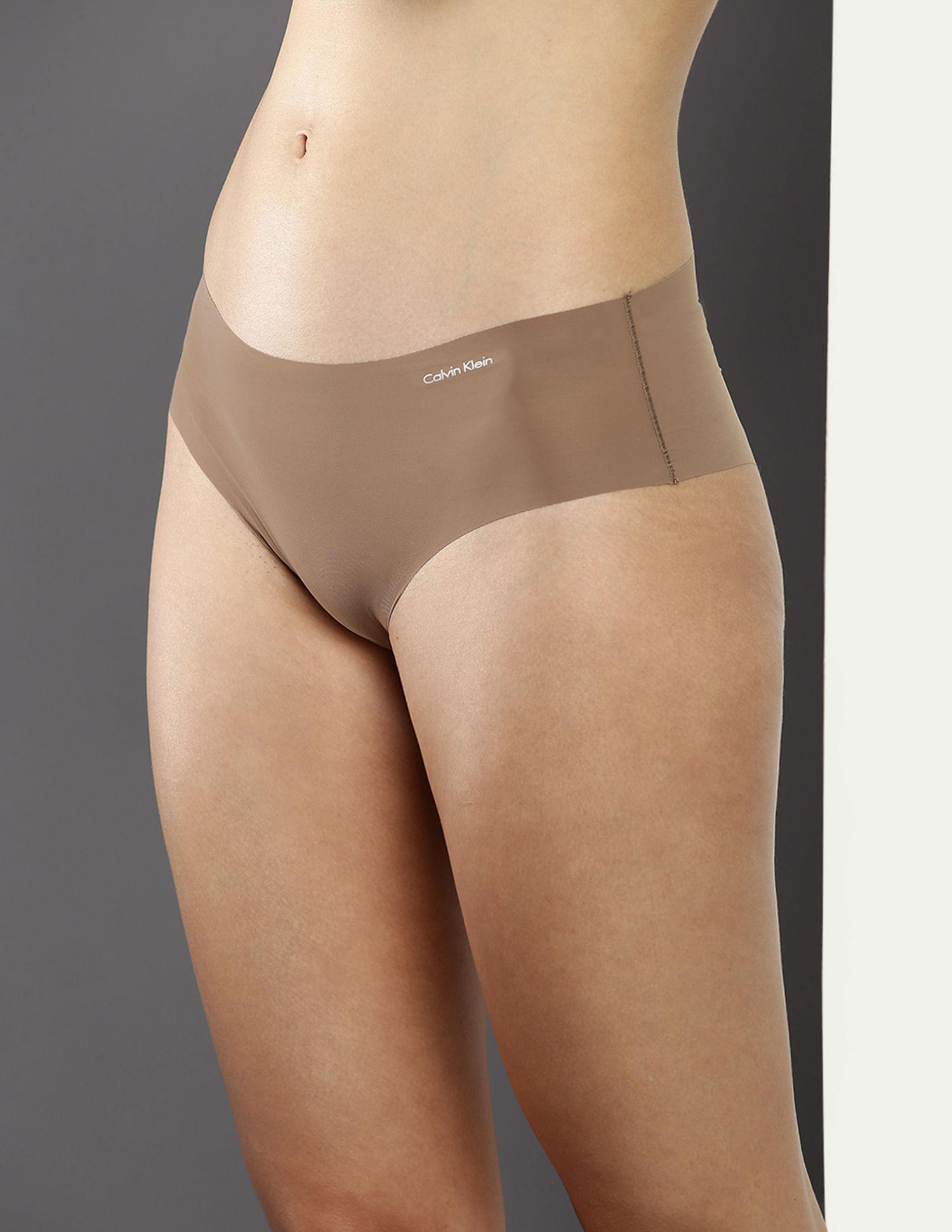 Buy Calvin Klein Underwear Solid Seamless Hipster Panty - NNNOW.com