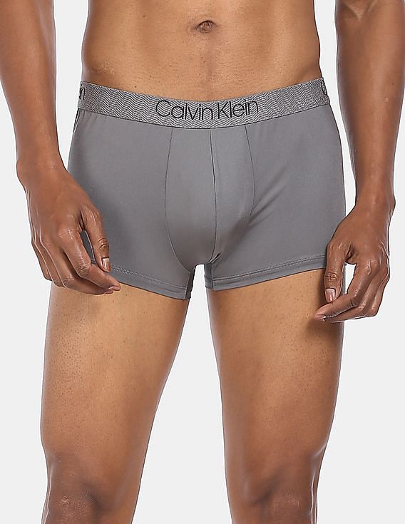 Calvin Klein Underwear Men Grey Solid Microfiber Trunks NB15685GS