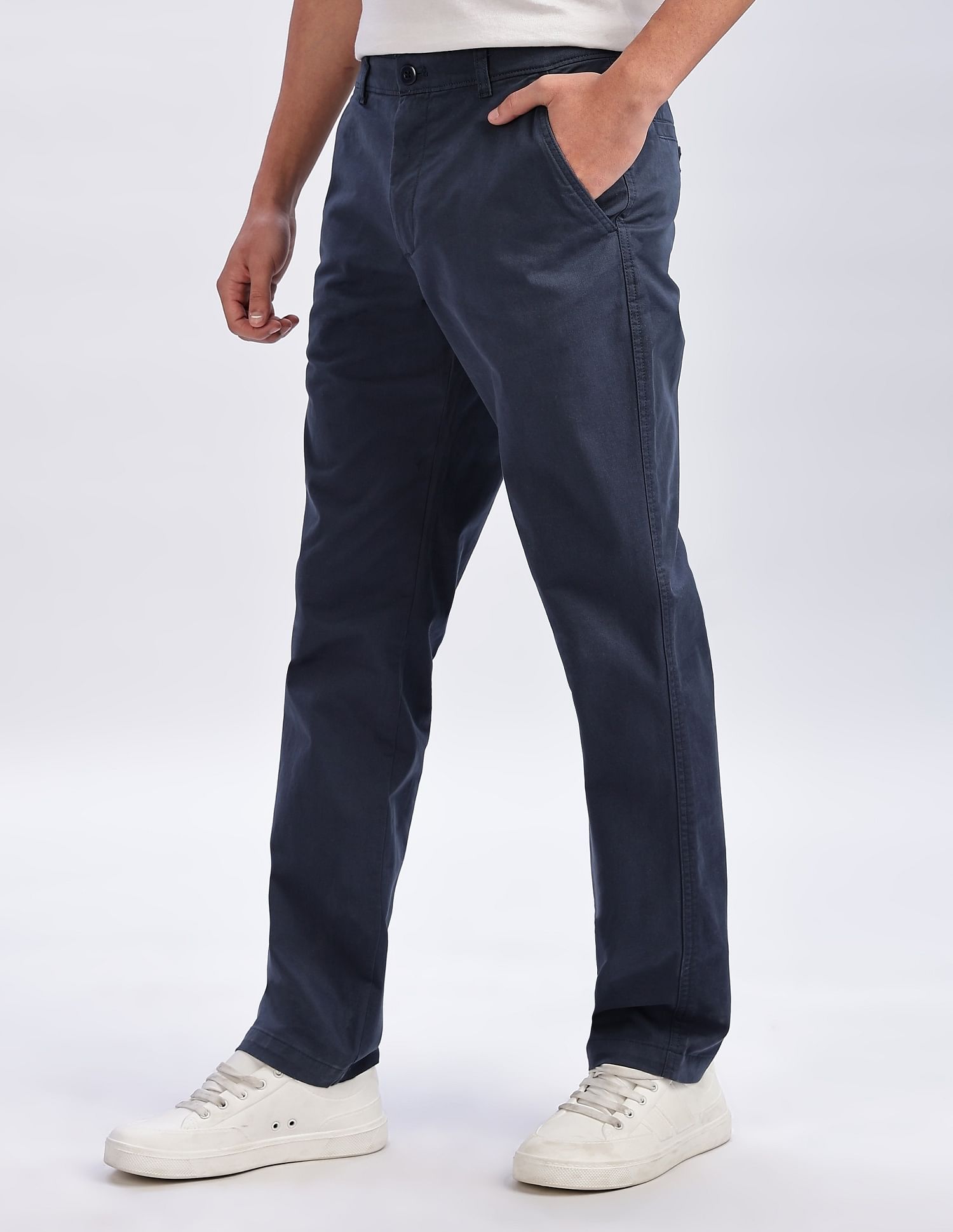 Calvin Klein Jeans Relaxed-Fit Solid Mid Rise Trousers