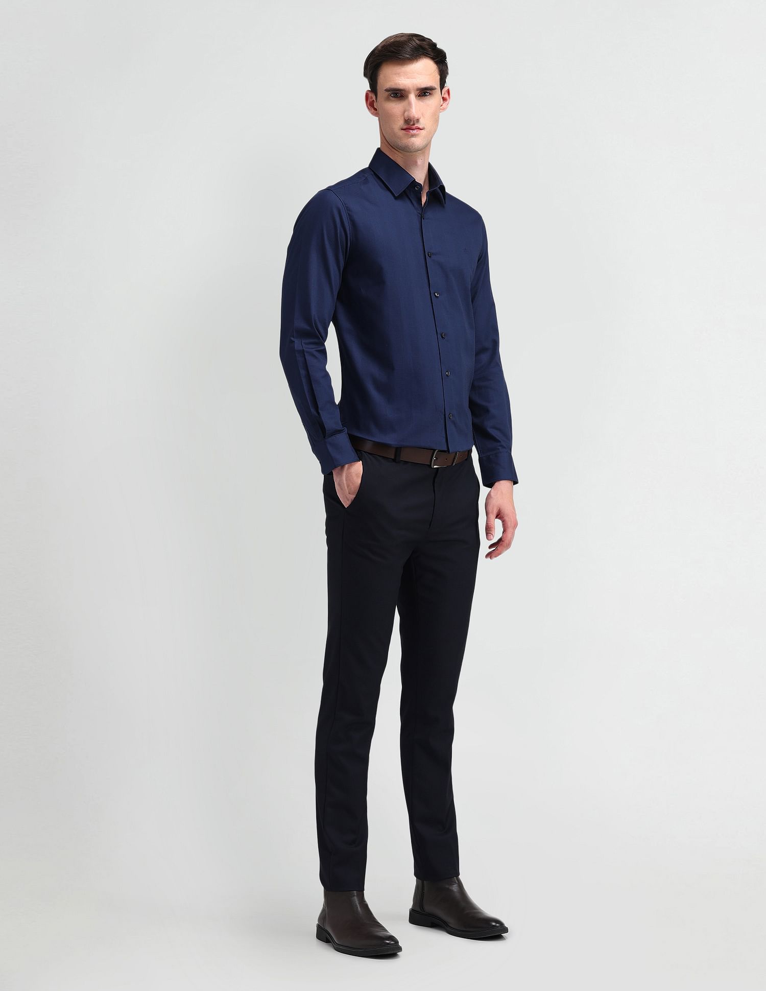 Arrow Manhattan Slim Fit Vertical Striped Shirt