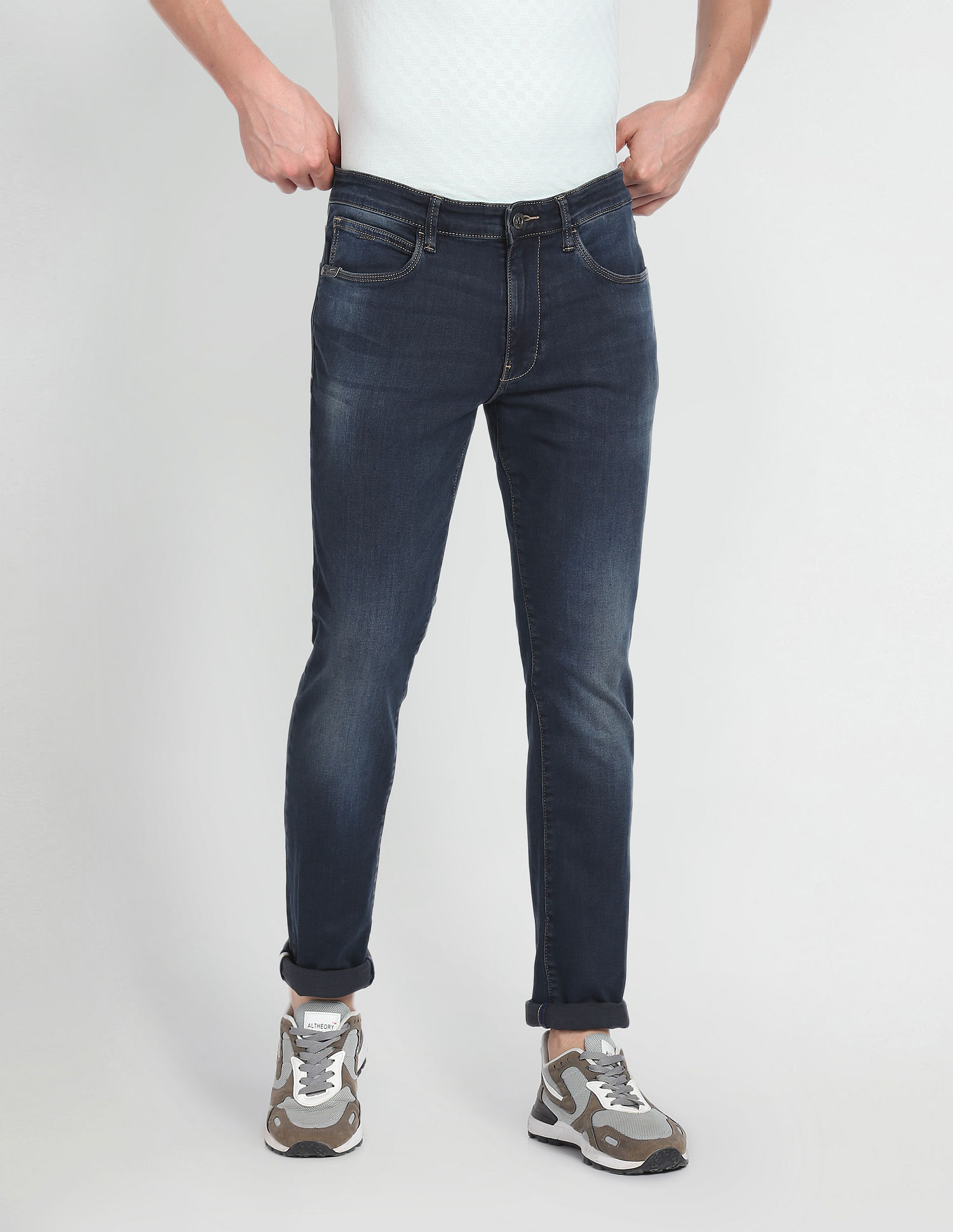 Arrow Jameson Slim Fit Mid Rise Jeans