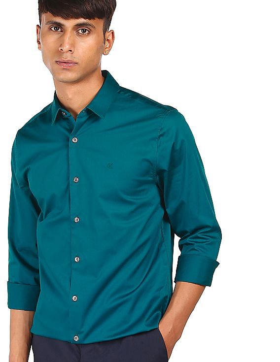 Calvin Klein Men Teal Spread Collar Solid Casual Shirt