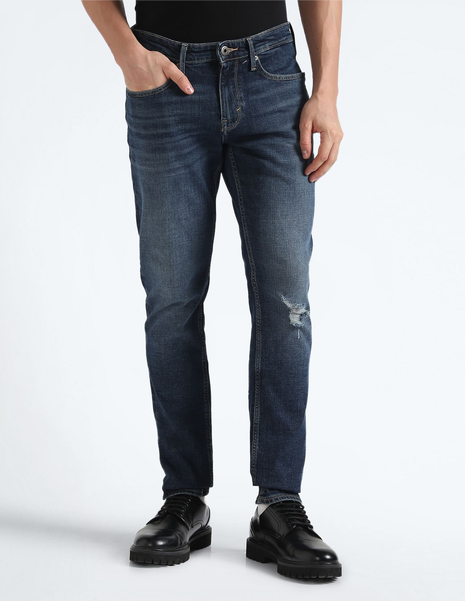 Flying Machine Mid Rise Freddie Slim Straight Jeans