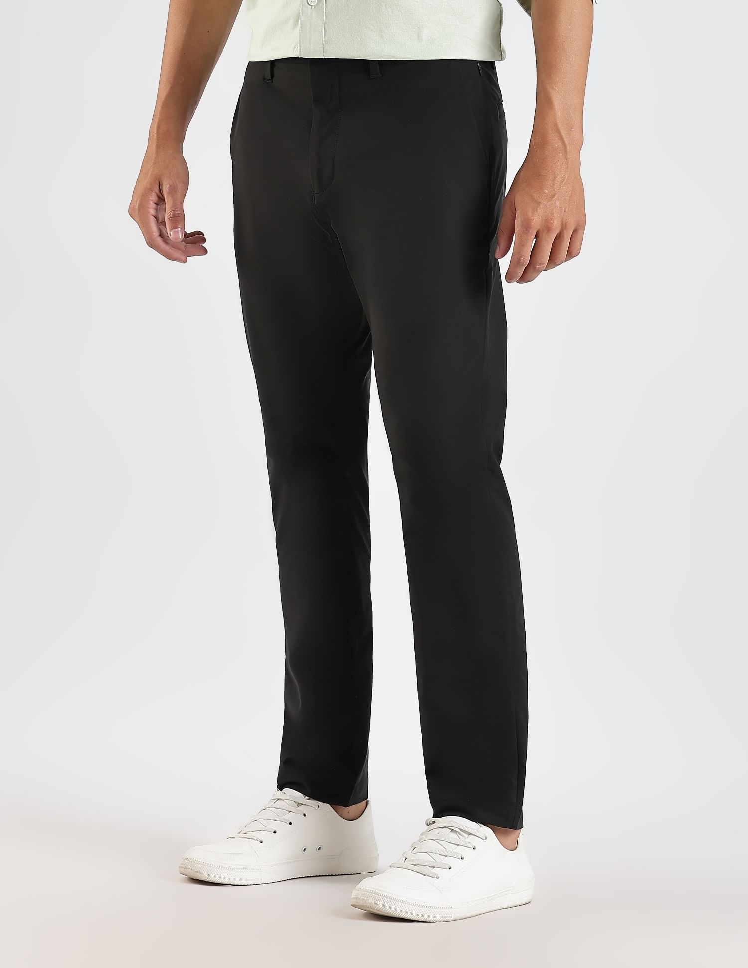 Calvin Klein Jeans Slim Fit Solid Mid Rise Trouser