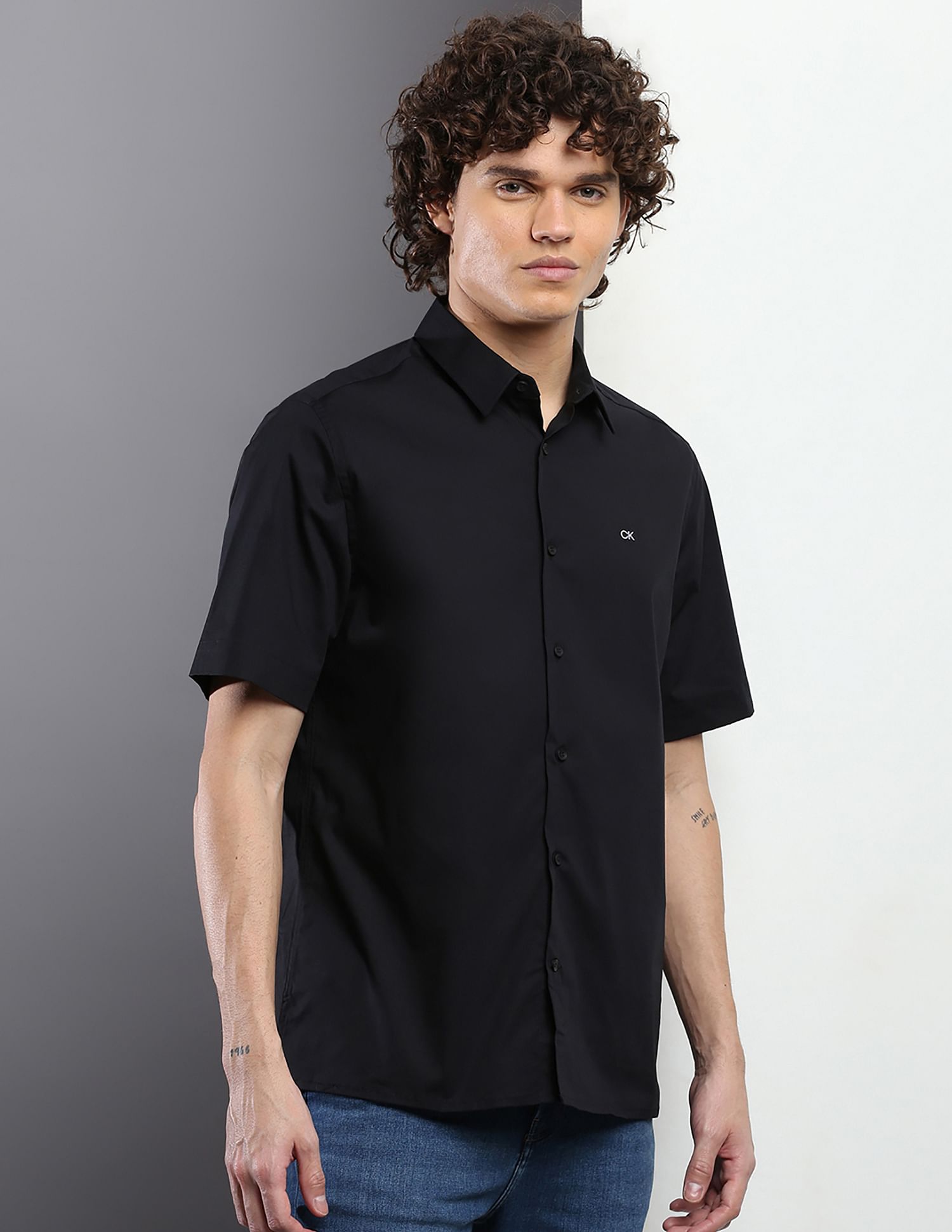 Buy Calvin Klein Solid Stretchable Short Sleeve Casual Shirt NNNOW