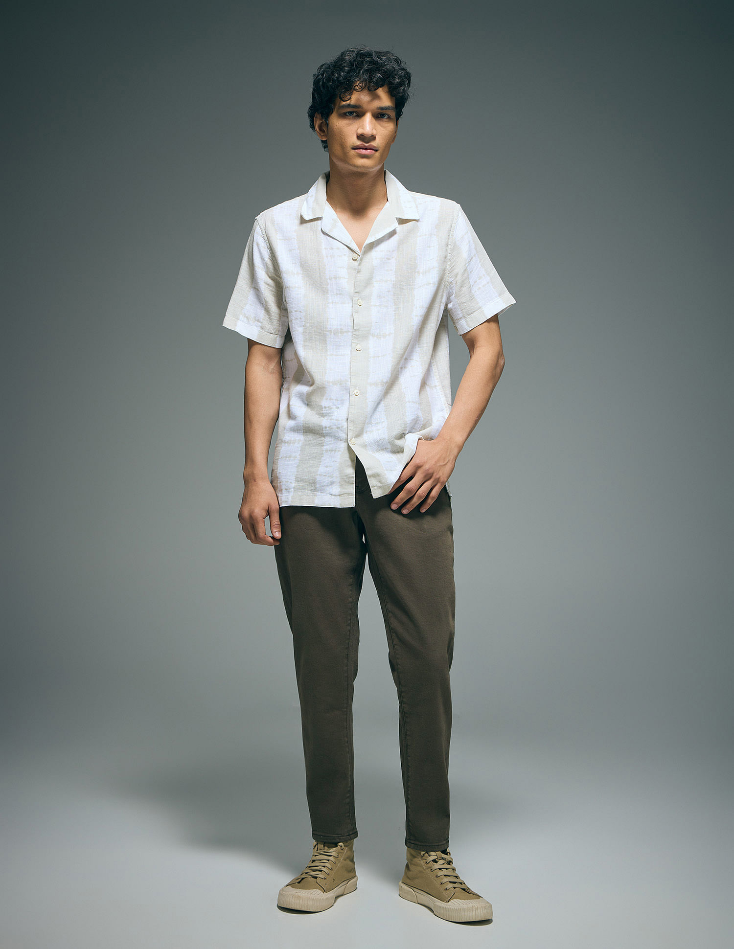 Flying Machine Mankle Relaxed Tapered Fit Mid Rise Jeans