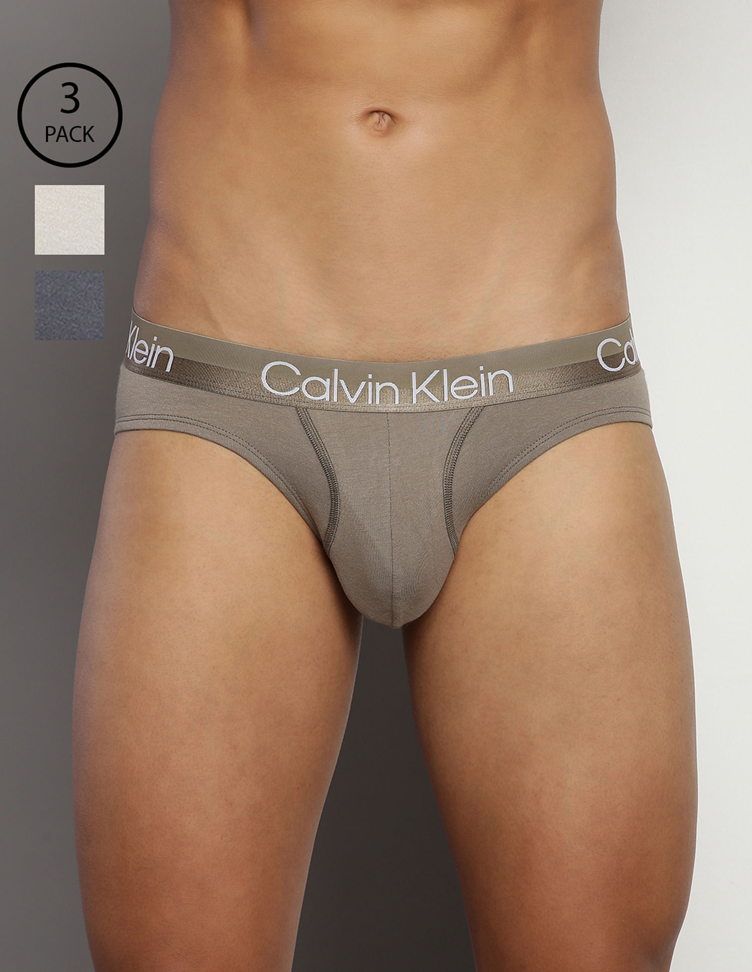 Calvin Klein Underwear Mid Rise Solid Briefs - Pack Of 3
