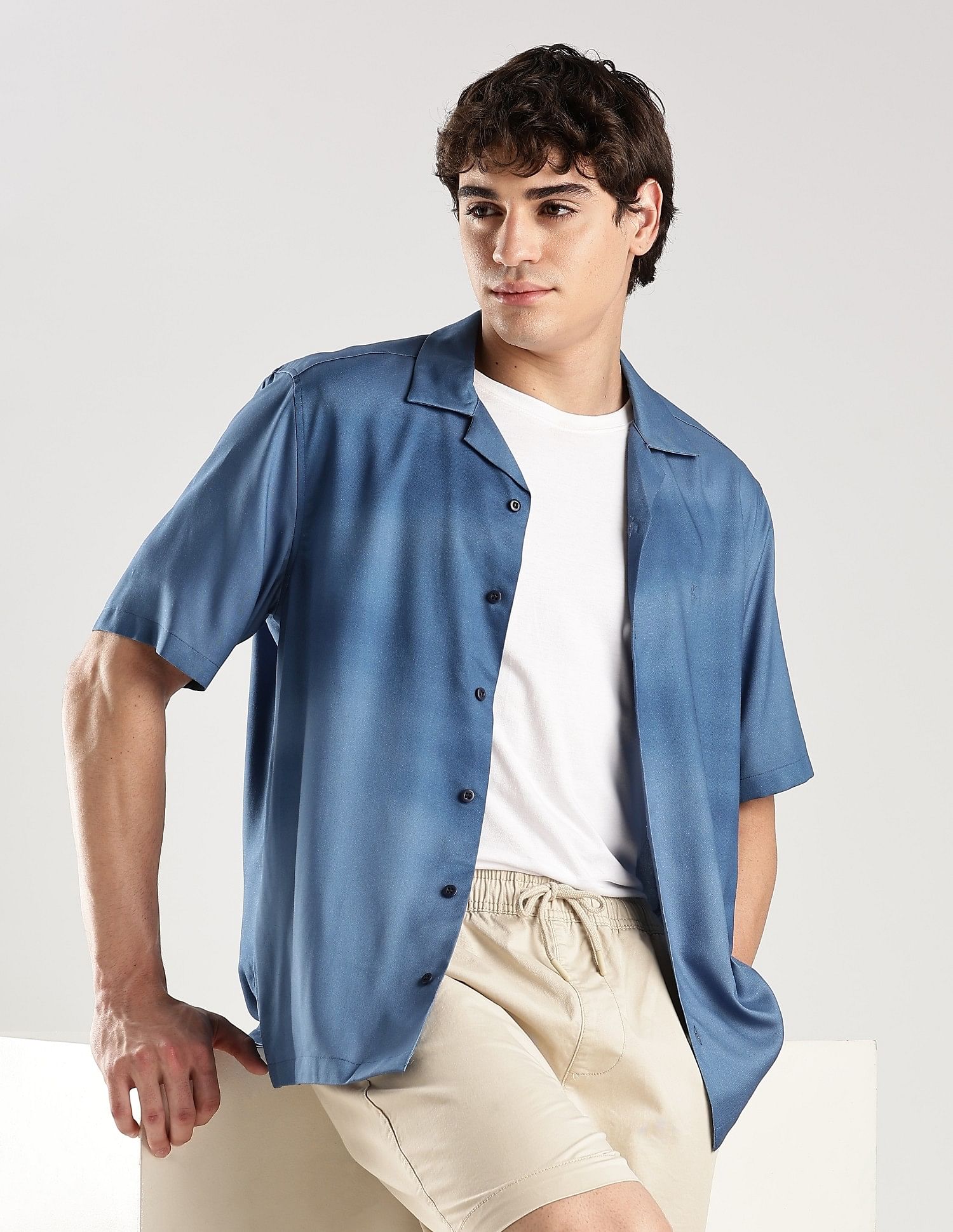 Calvin Klein Jeans Printed Regular-Fit Poplin Woven Shirt