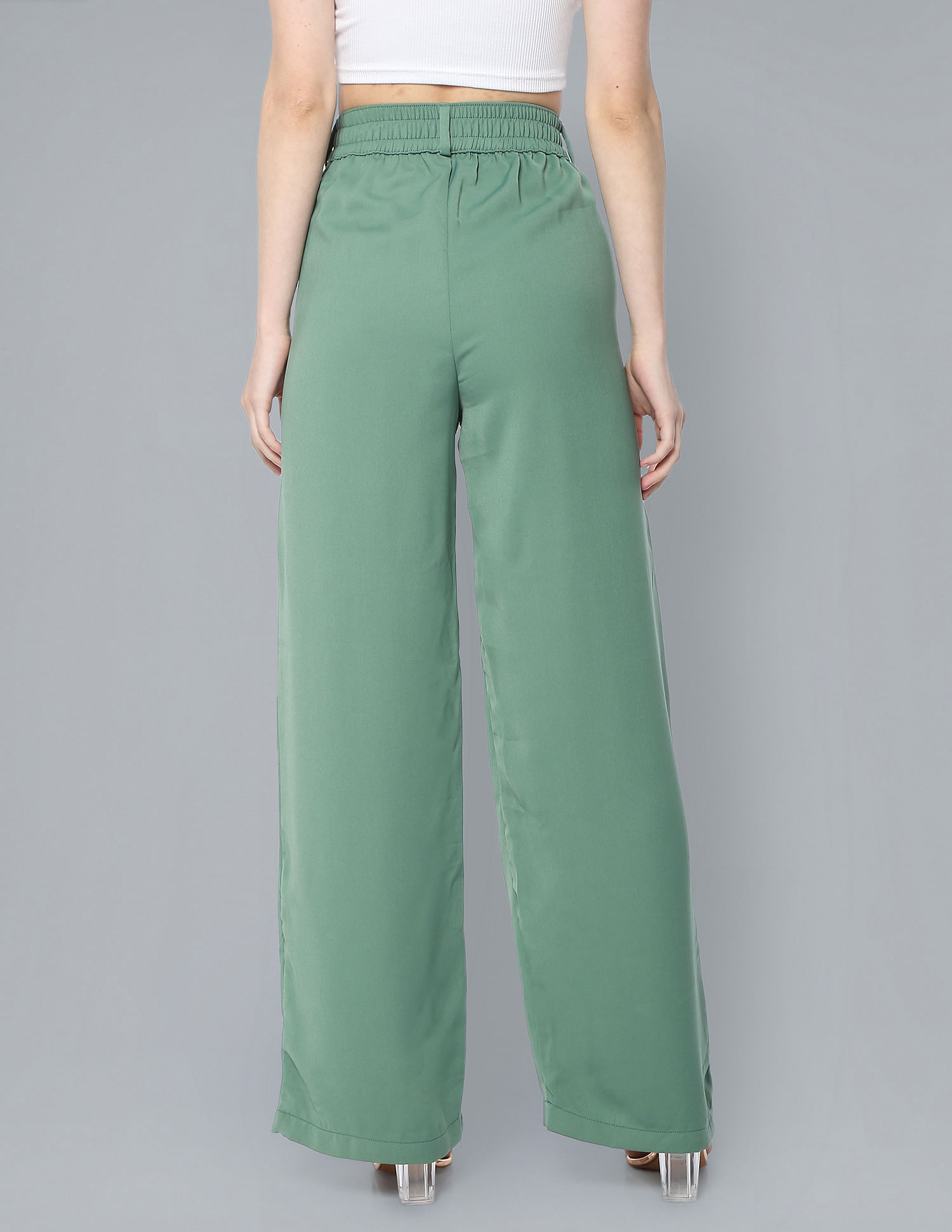 21 BEST Travel Pants For Women In 2024 [Stylish & Comfy]