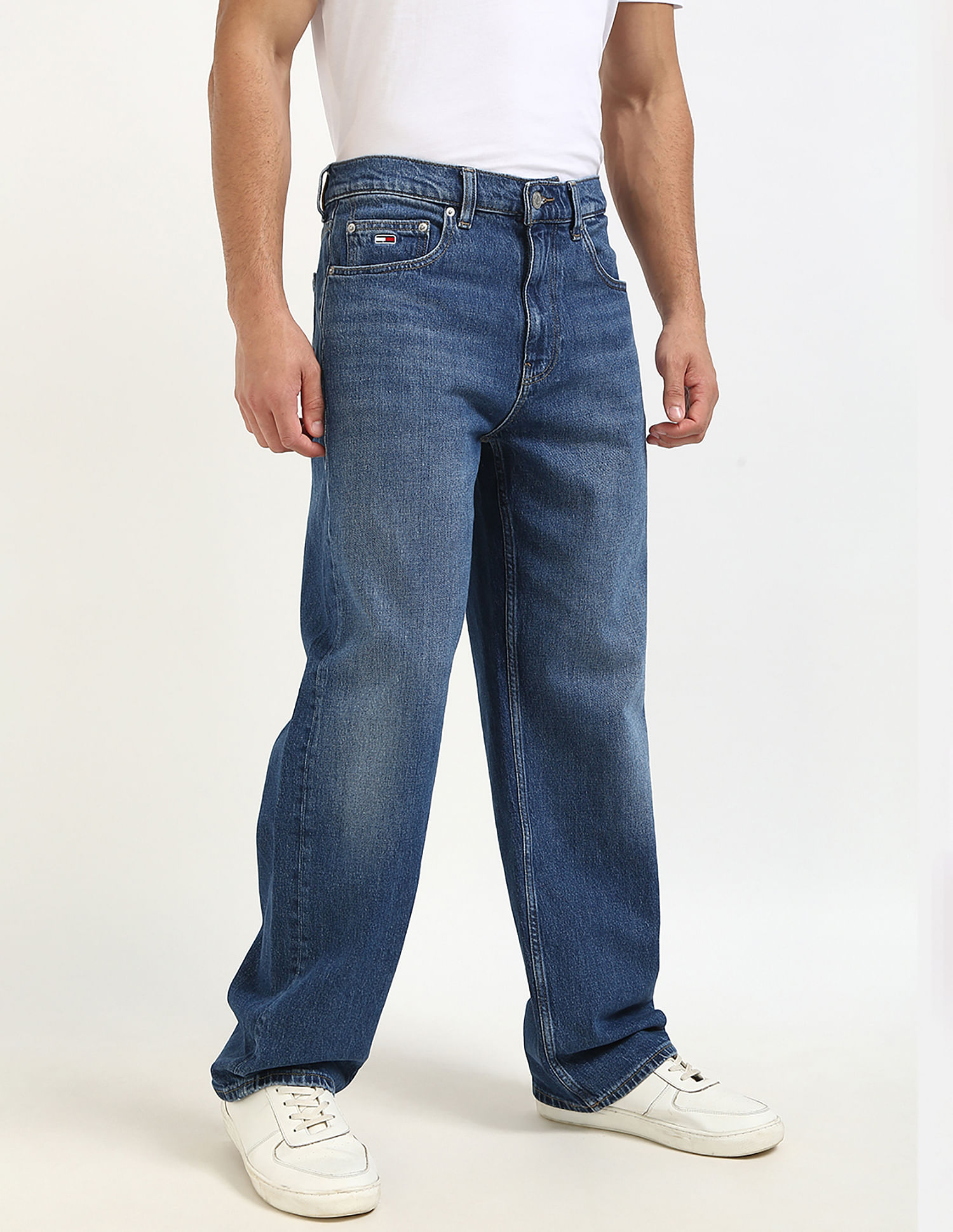 Tommy Hilfiger Light-Wash Loose-Fit Mid Rise Jeans