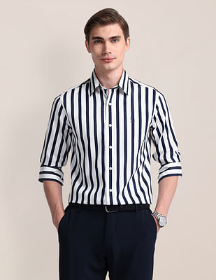 U S Polo Assn Tailored Fit Vertical Striped Shirt