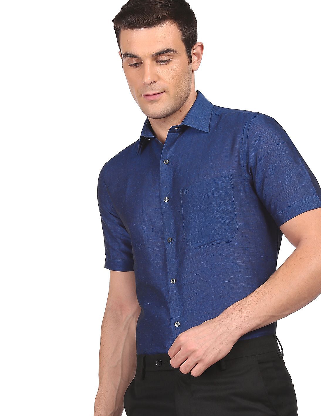 Buy Arrow Men Dark Blue Short Sleeve Solid Formal Shirt - NNNOW.com