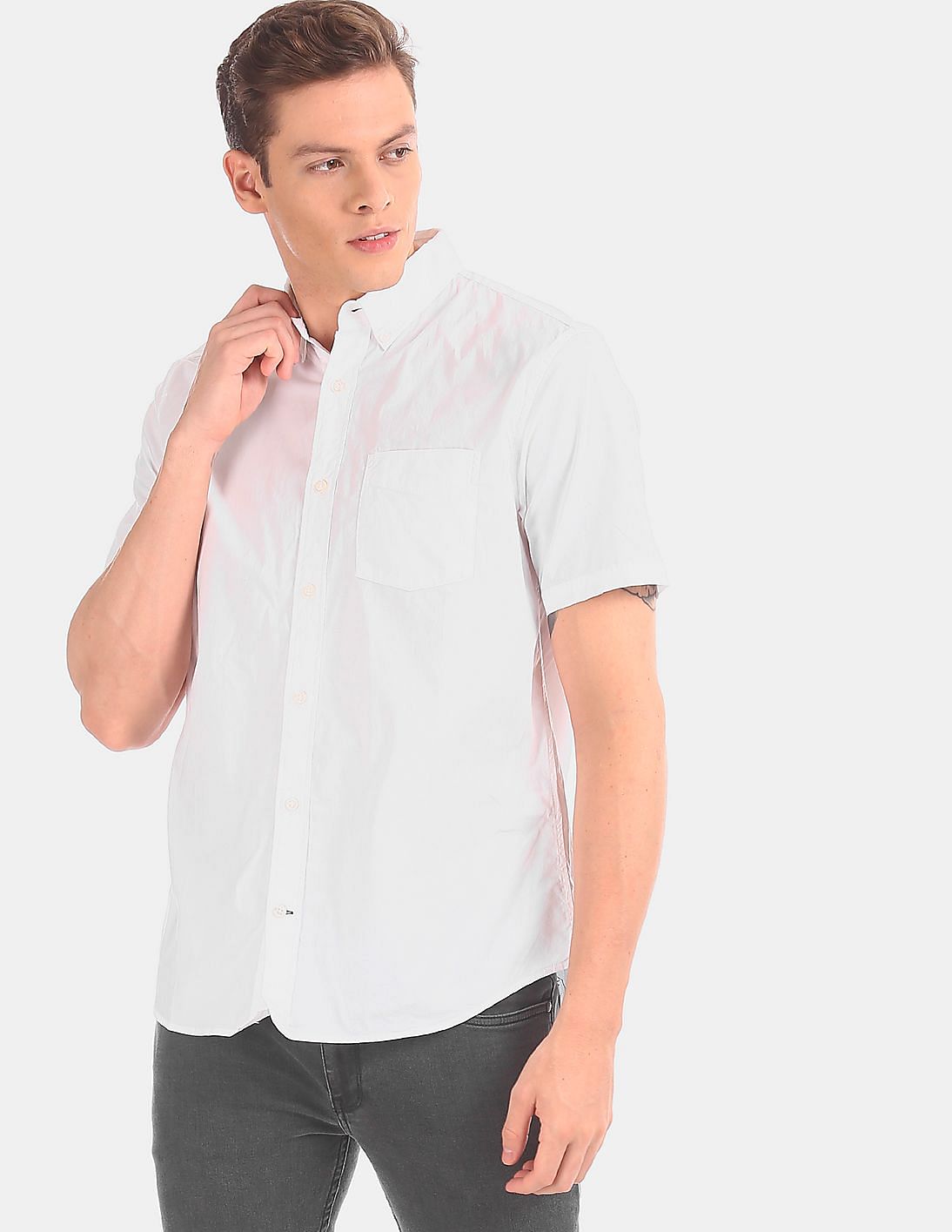 white shirt small collar