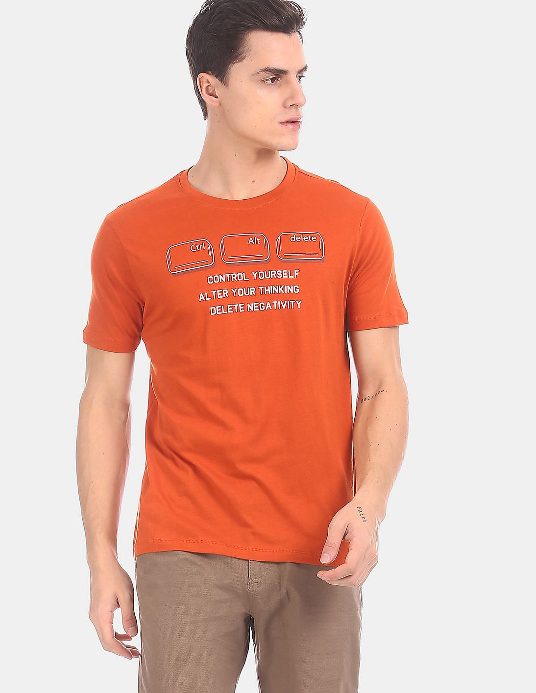 rust colored men's t shirt