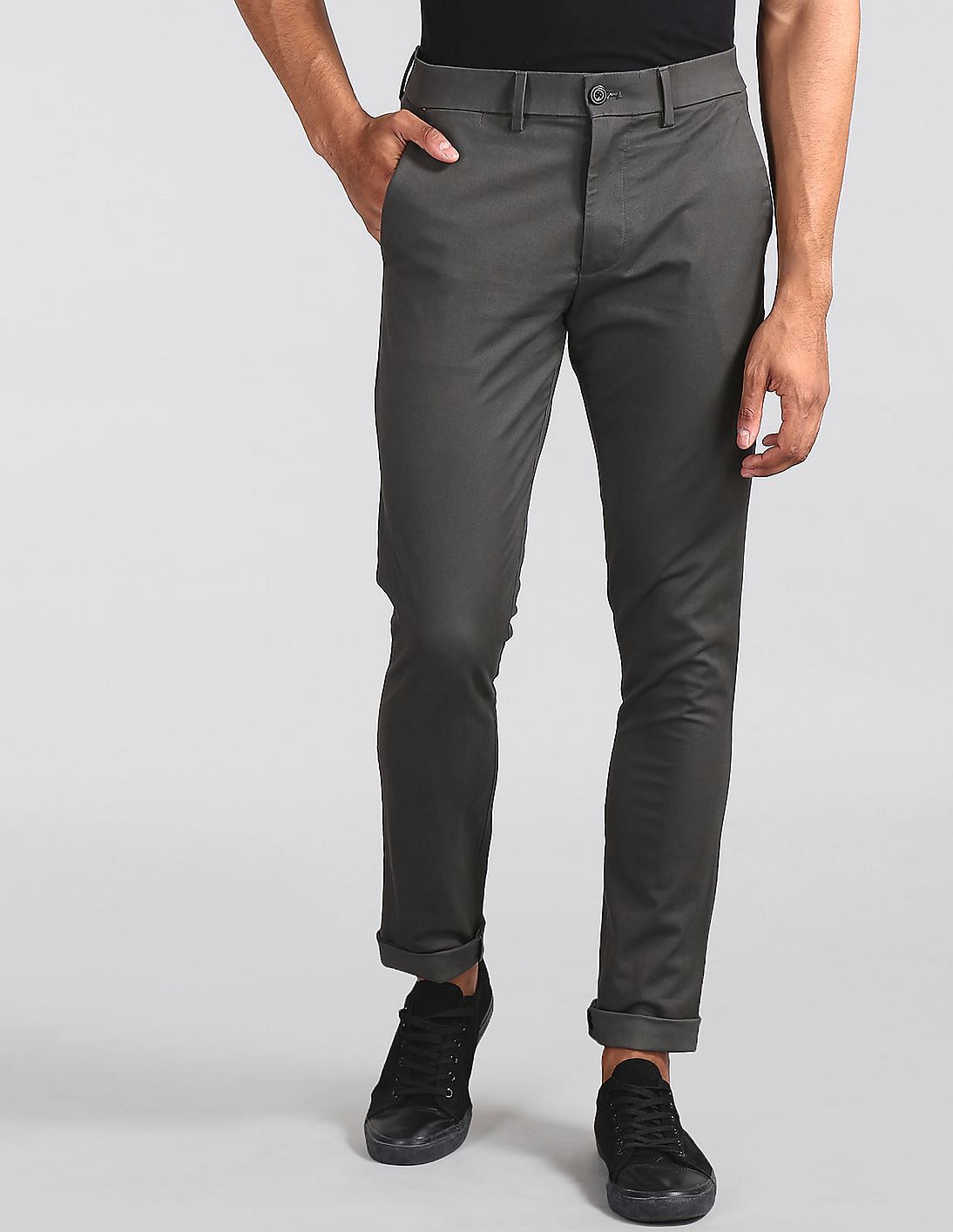 Buy GAP Men Grey Modern Khakis In Skinny Fit With GapFlex - NNNOW.com
